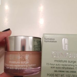 Clinique moisture surge